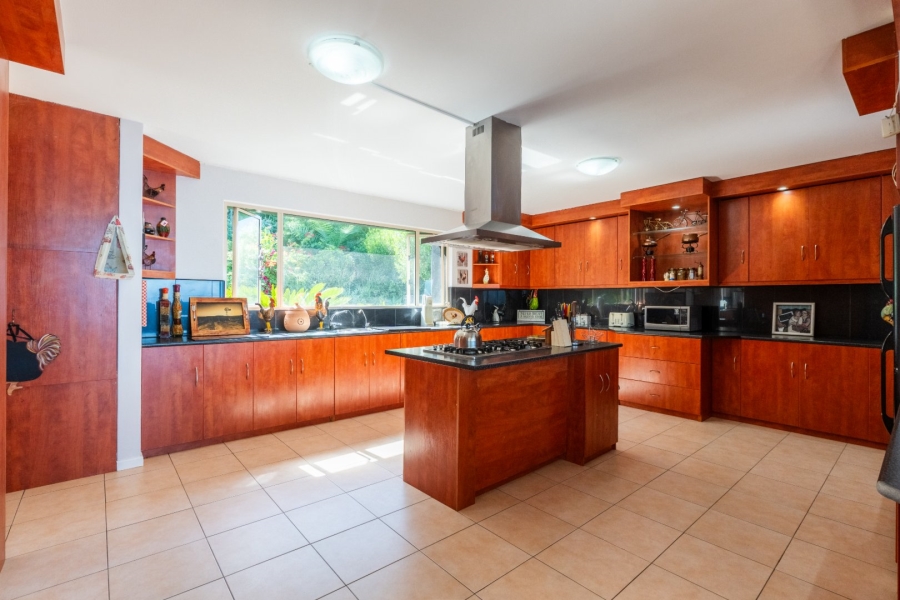 7 Bedroom Property for Sale in Outeniqua Strand Western Cape